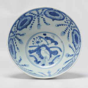 Unusual Antique 16C Chinese Porcelain Crane in Pond China Bowl Old