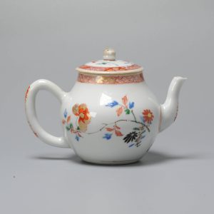 Antique Kangxi (1662-1722) Chinese Porcelain Iron Red Gilded Polychrome Teapot