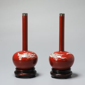 A pair of round cloisonné-enamel vases Meiji era (1868-1912) Fenghuang