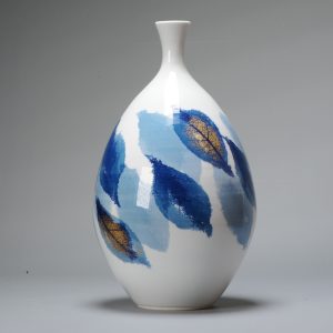 Vintage Japanese Vase Arita. Artist Fujii Shumei Winter Landscape Born. 1936