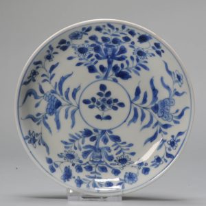 Antique 18th Century Chinese Porcelain Qianlong Blue And White dish