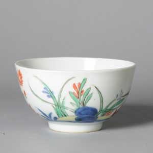A  Kangxi period Chinese Porcelain Wucai Bowl Blue white Storm Scene