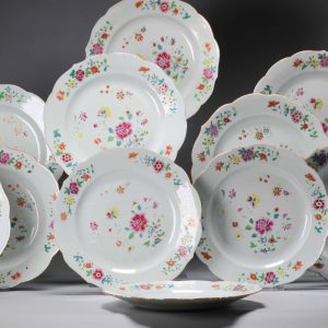 #11 Antique Chinese Porcelain 18th C Qianlong Period Famille Rose Set Dinner Plates