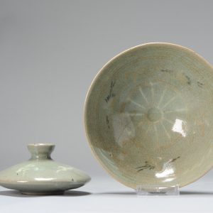 Antique Lovely Korea Goryeo or Joseon Goryeo Style Celadon Korean Porcelain Bowl
