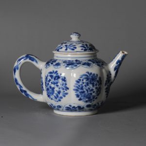 ANtique 18th C Chinese Porcelain Kangxi Blue & White Moulded Teapot Top Level