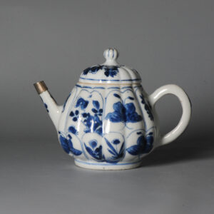 ANtique 18th C Chinese Porcelain Kangxi Blue & White Moulded Teapot Top Level