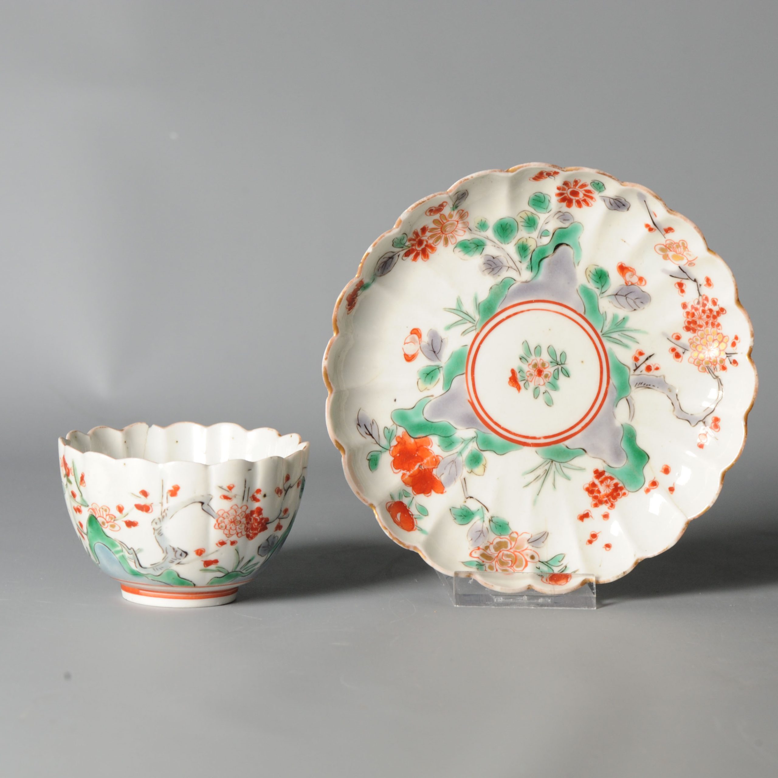 Arita Edo period 1680-1720 Japanese Porcelain Kakiemon fLuted Tea Bowl