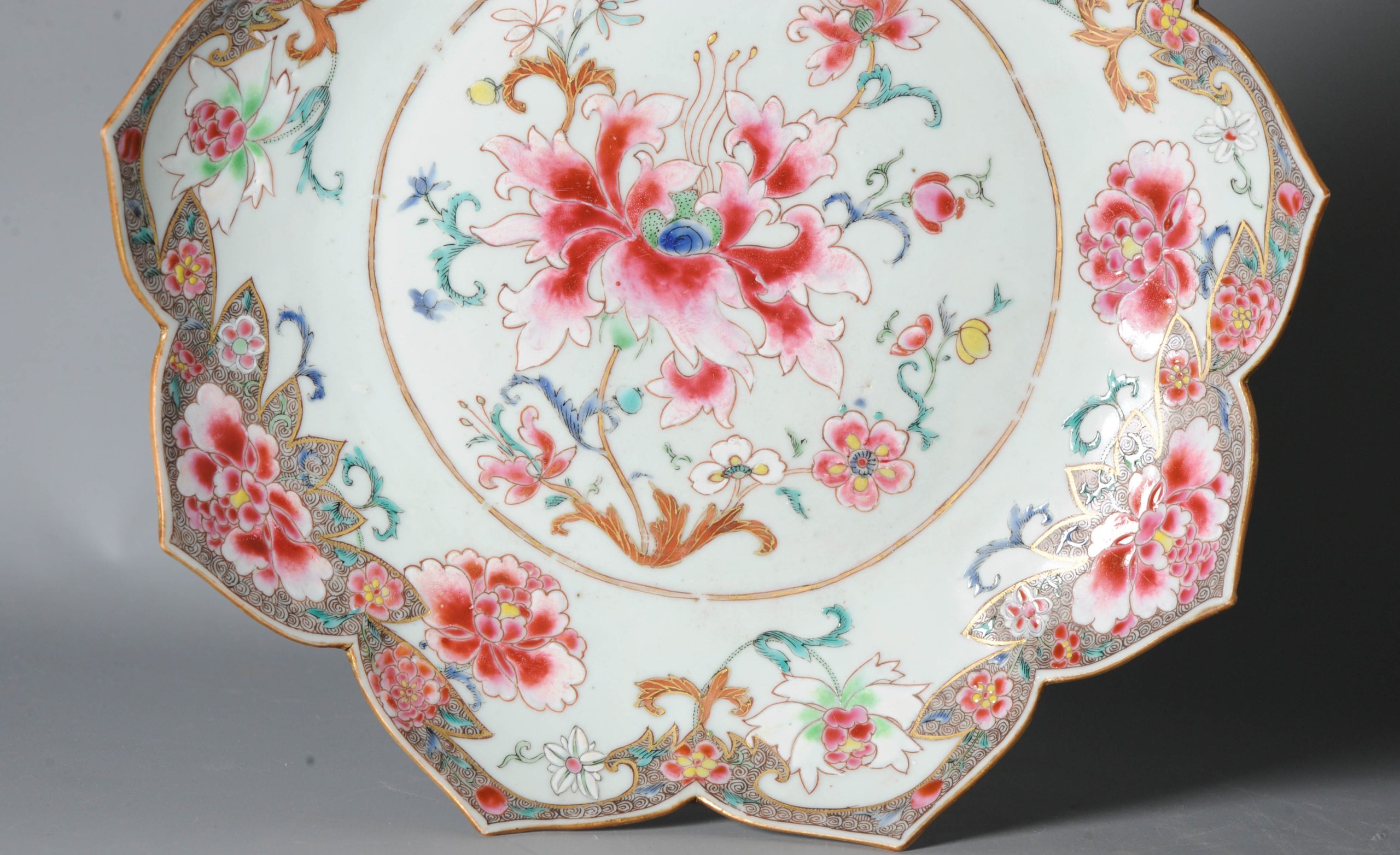Antique Chinese porcelain Lotus shaped dish Porcelain Yongzheng/Qianlong China