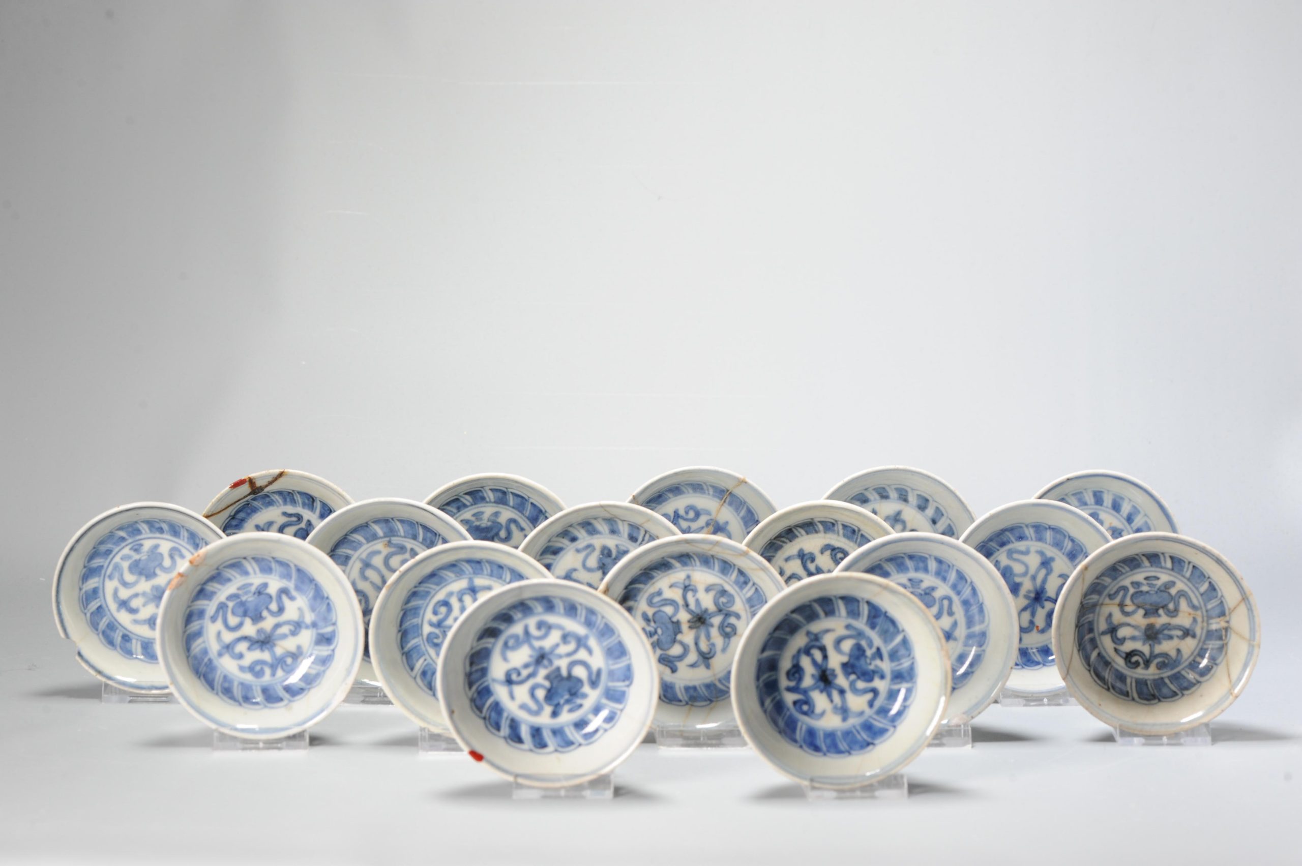 Large Set Kosometsuke Antique Chinese 17c Ming Dynasty Plates China Porcelain Flowers