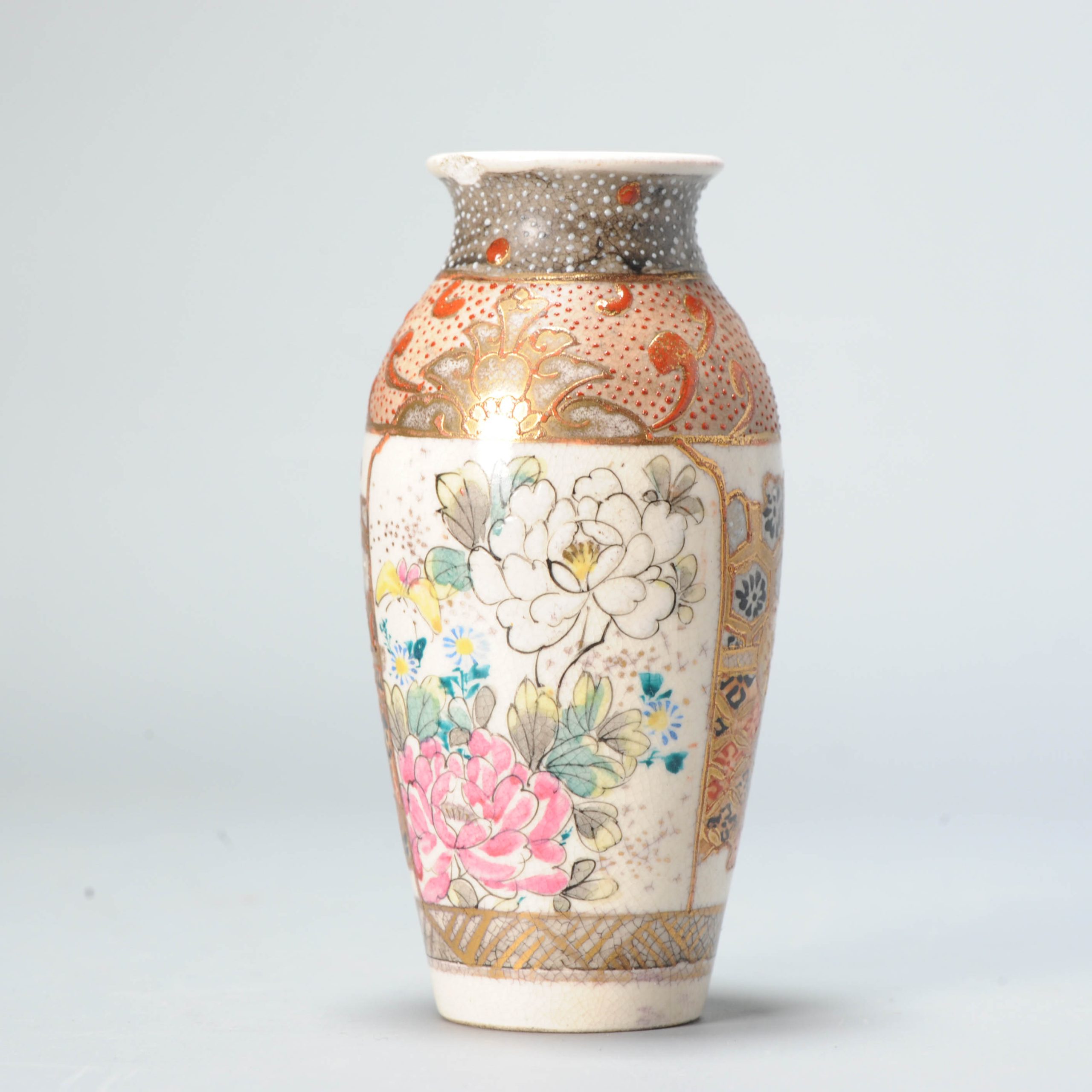 Antique Meiji period Japanese Satsuma Vase Floral decoration unmarked