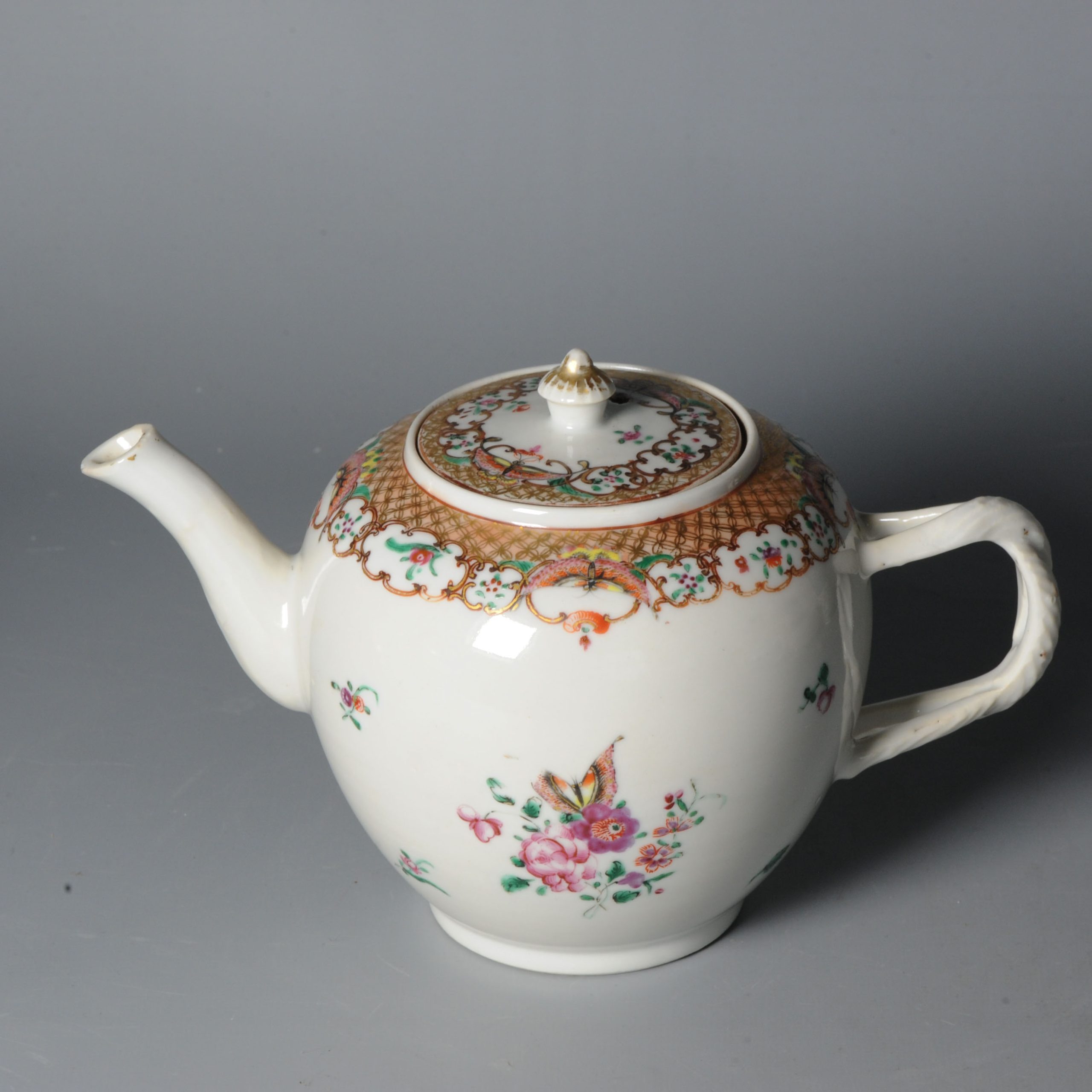 Antique 18C Chinese Porcelain Teapot China Chine de Commande Qianlong Period