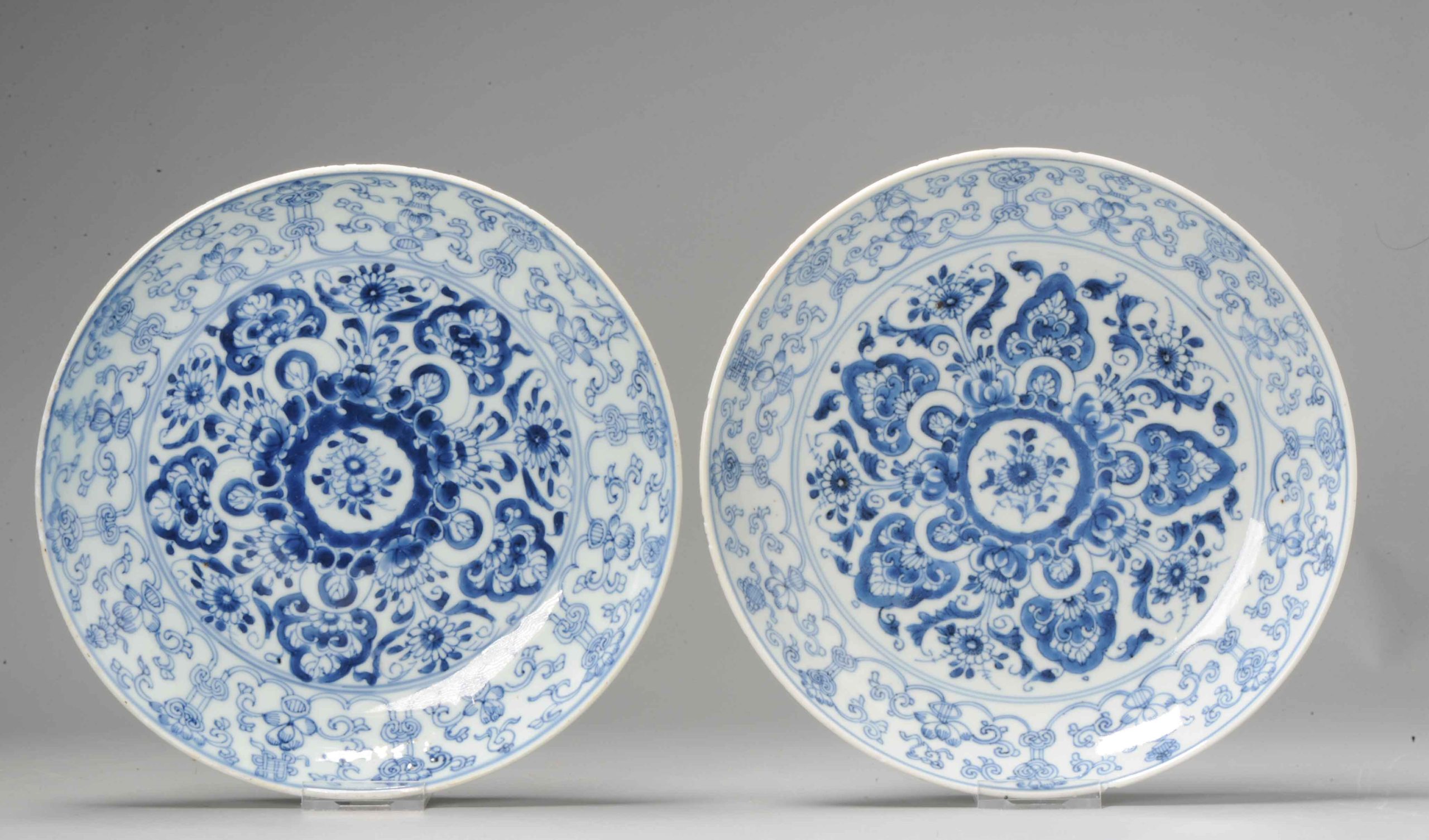 A Rare Pair of Yongzheng period Chinese porcelain Plates for the SE Asian market