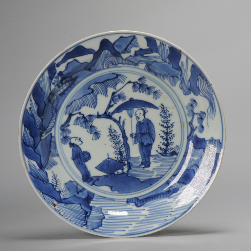 Antique Edo period Arita ca 1680-1700 Japanese Porcelain dish Dame Au Parasol