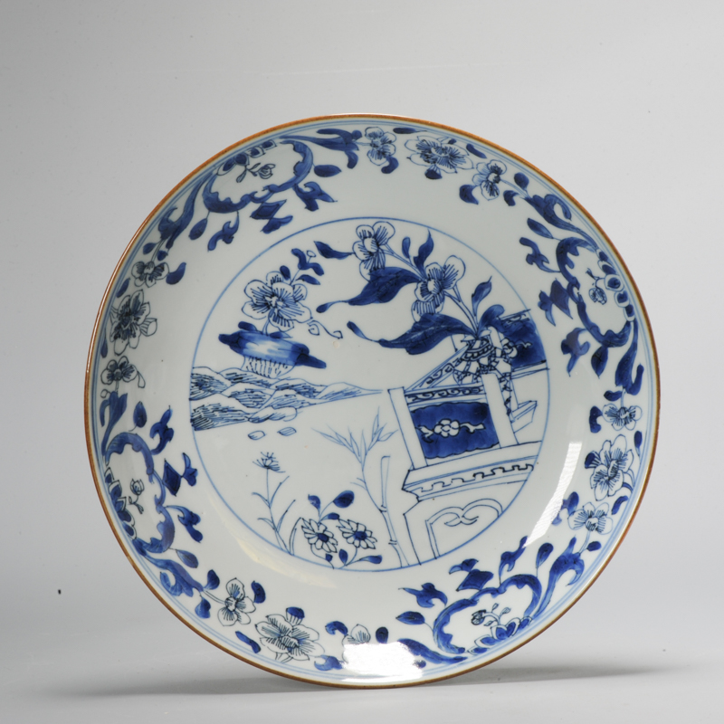 Antique Kangxi/Yongzheng period 18th Chinese porcelain Dish