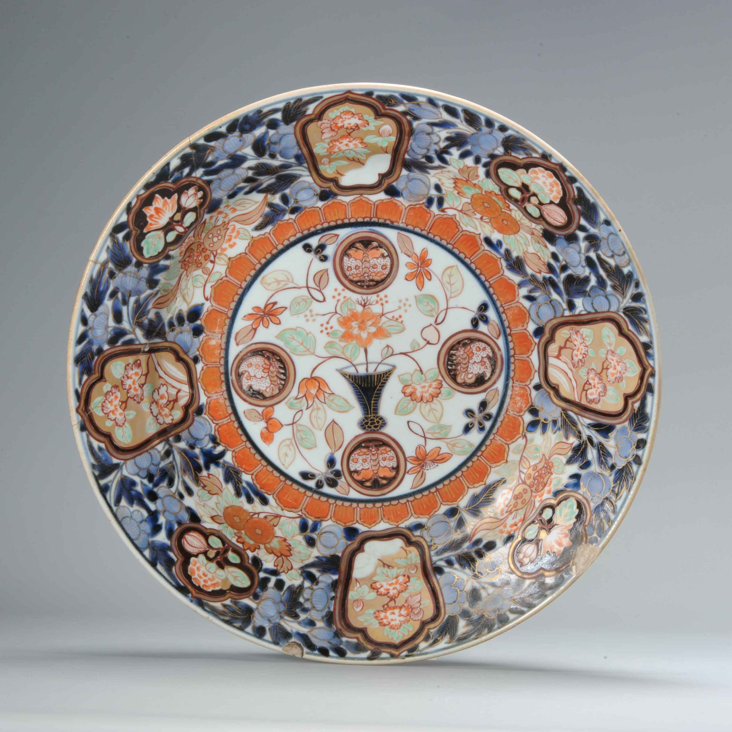 Antique Edo period Arita ca 1690-1710 Japanese Porcelain dish Genroku Imari