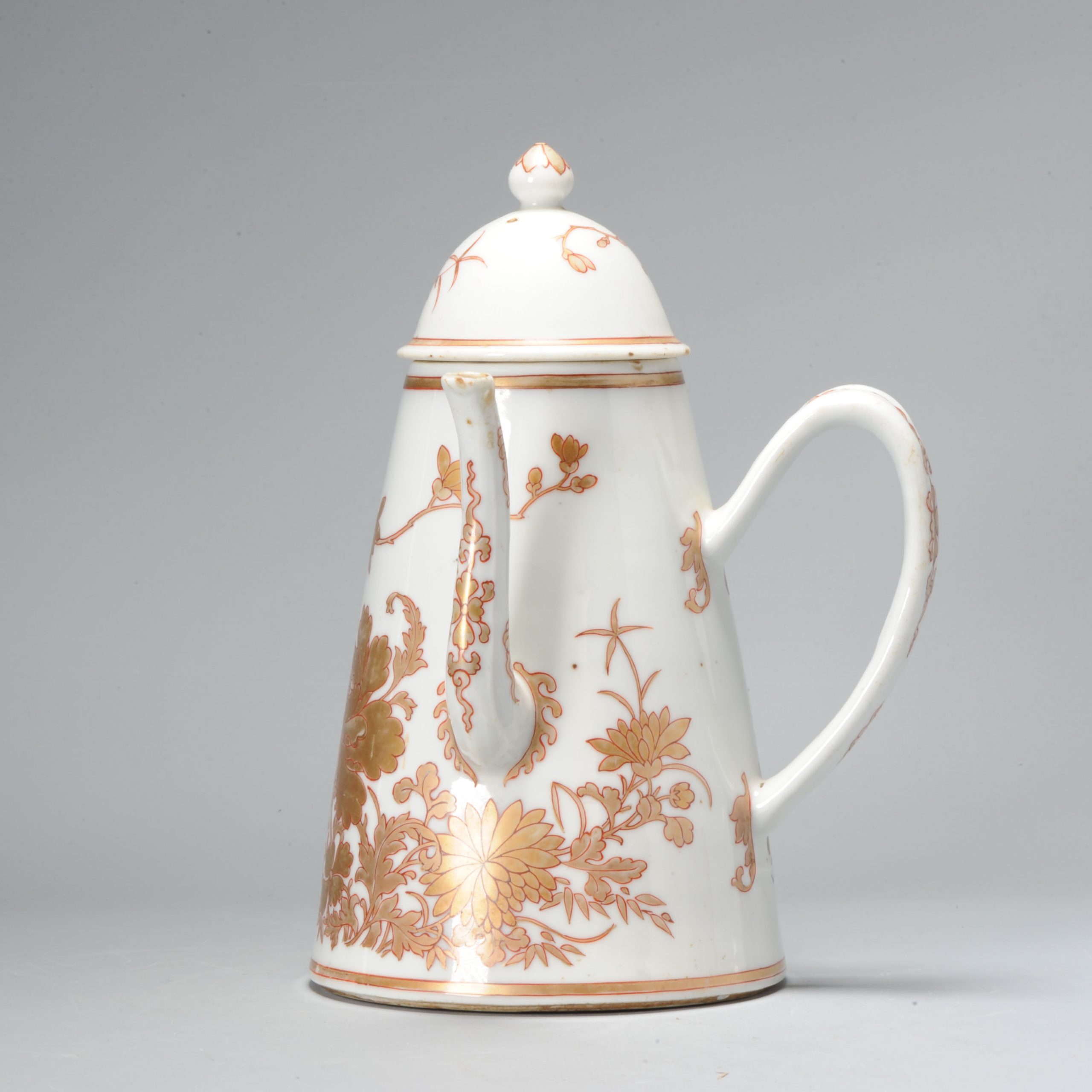 Antique Chinese porcelain Coffee / Chocolate Pot Porcelain Gold Yongzheng/Qianlong China