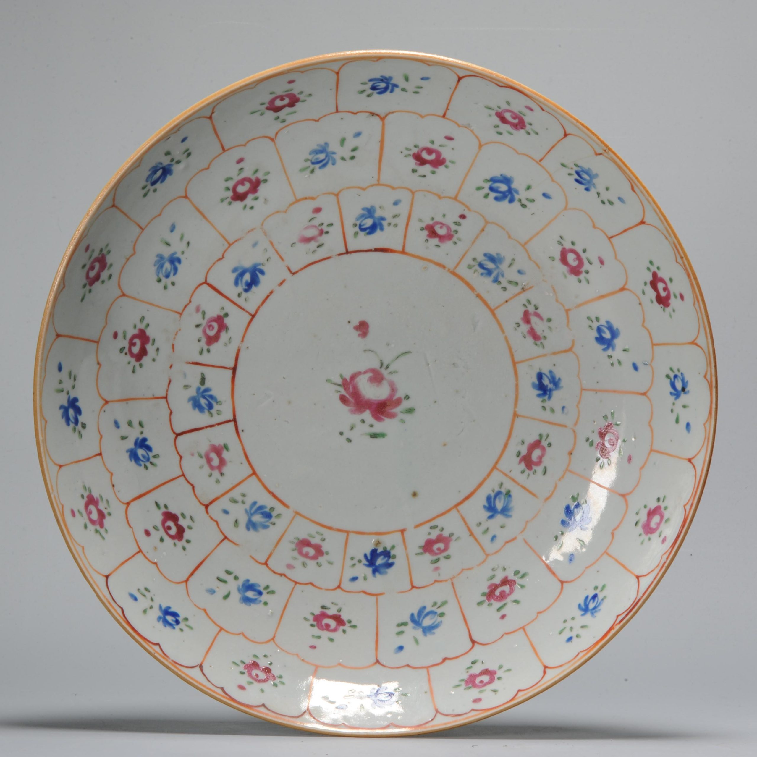 Antique Qianlong 18C Chinese Porcelain Pre Bencharong Fencai Plate Flowers