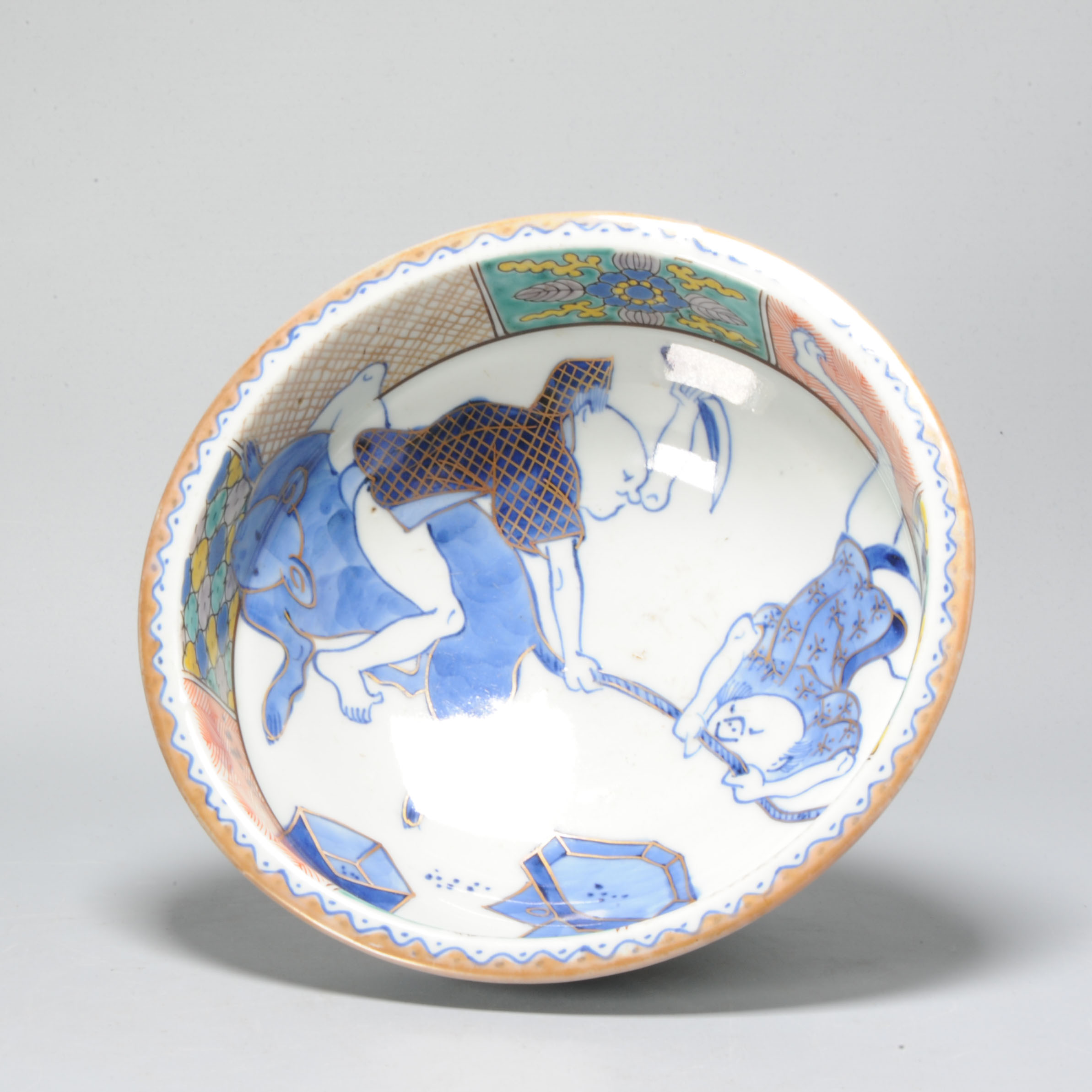 Antique Edo period Arita Rat Catcher Japanese Porcelain Sake Washer with Figures